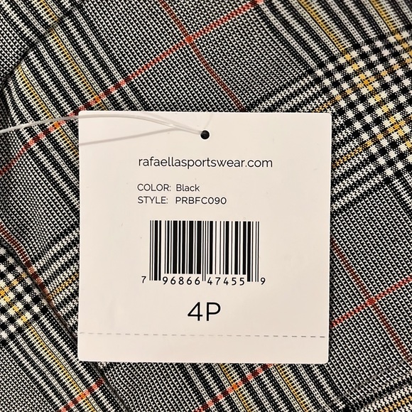 Made from soft stretch fabric, these ankle pants are fitted with slit ankles. - Picture 4 of 4